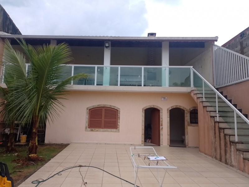 CASA C/ EDÍCULA