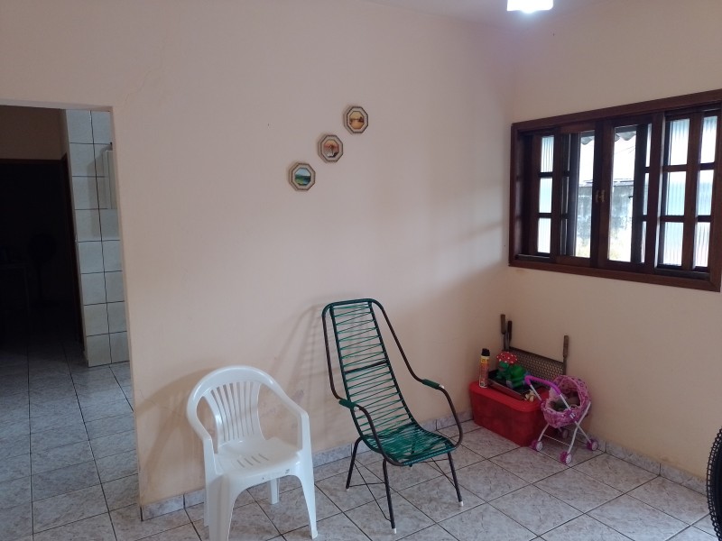 CASA COM TERRENO INTEIRO NO PARANAPUAN