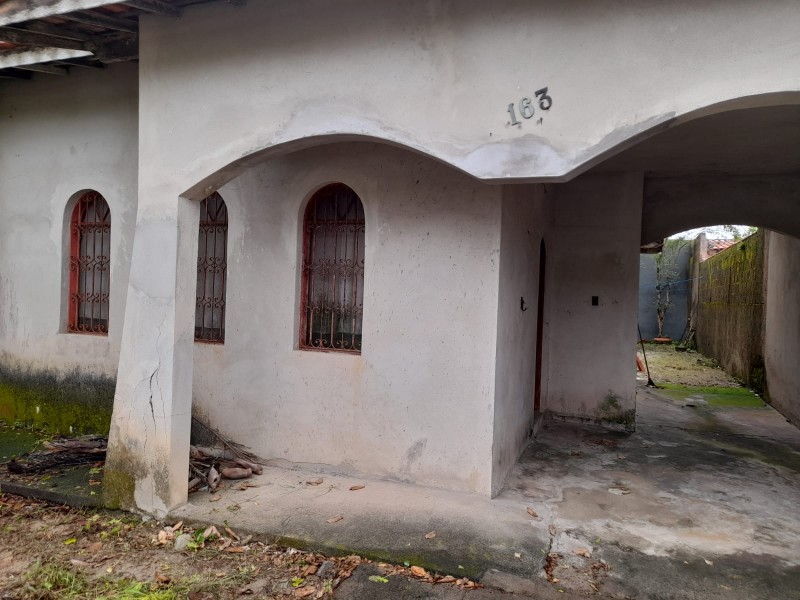 CASA SEMI ACABADA PRÓXIMO A PRAIA